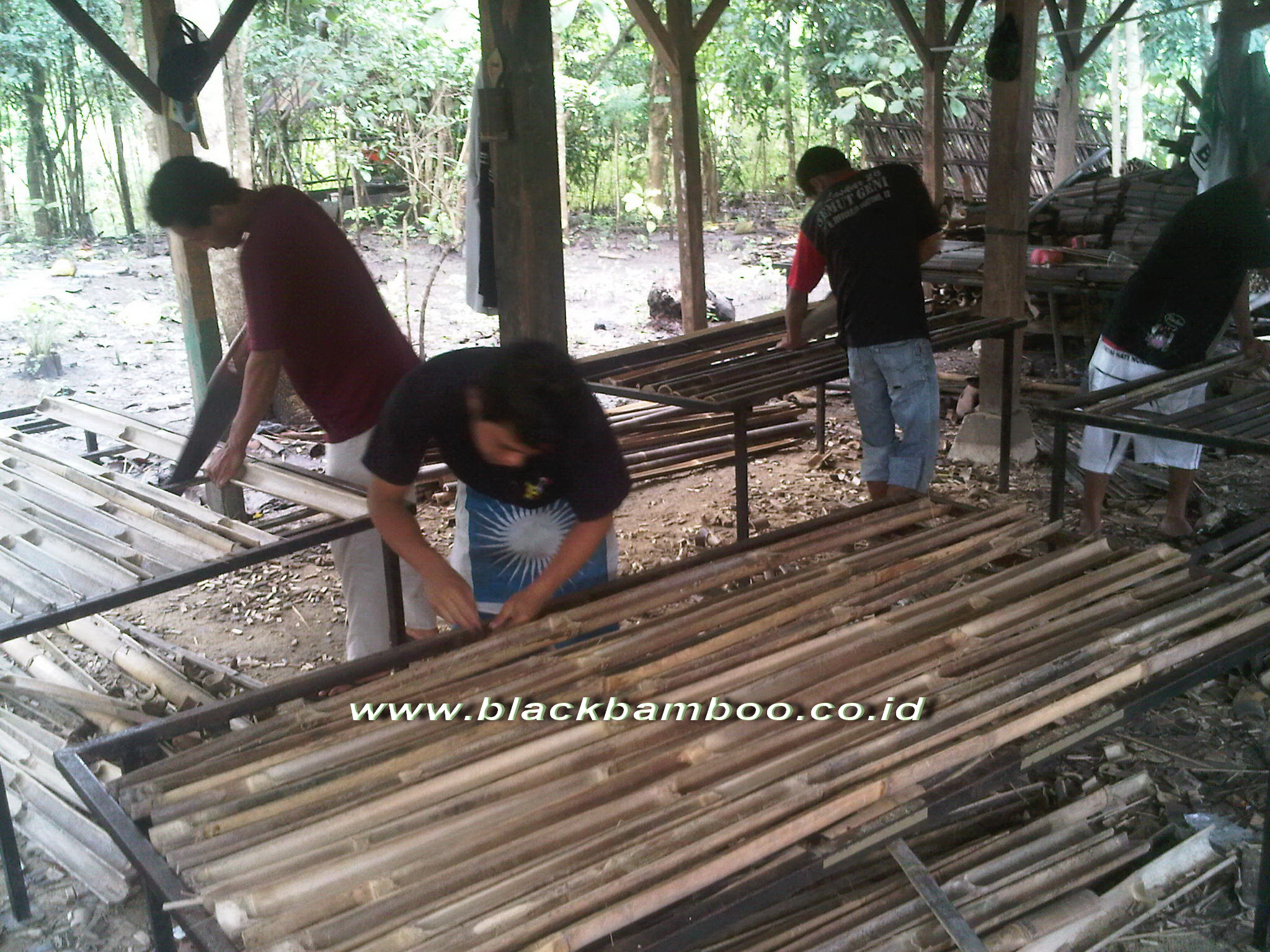 FENCE PRODUCTION WITH METAL FRAME